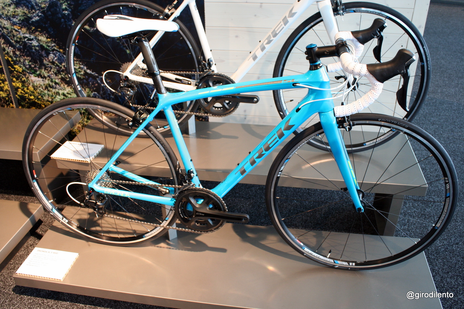 Emonda SL 105 Women's specific geometry (WSD) - look great and the paint finish as usual with Trek was very high indeed