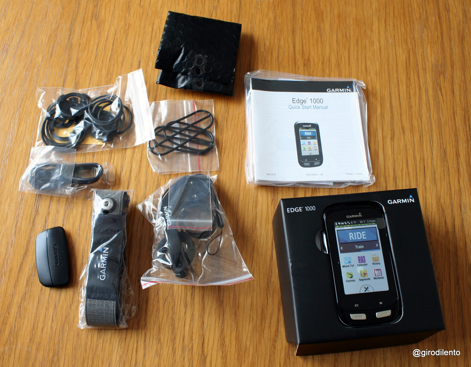 The contents of the Performance bundle version including new extended out front mount, new sensors and HRM