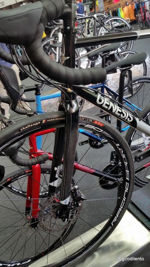 New Equilbrium Disc fork and bigger tyres for 2016