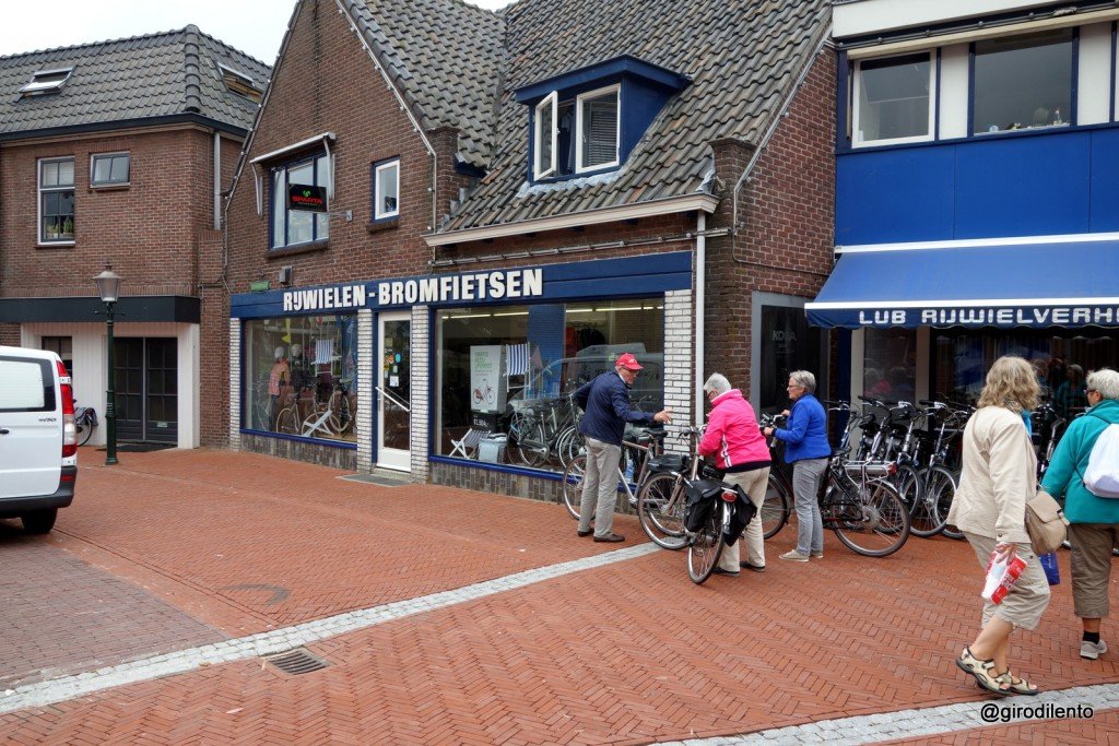 An example of the typical Dutch bike shop customer